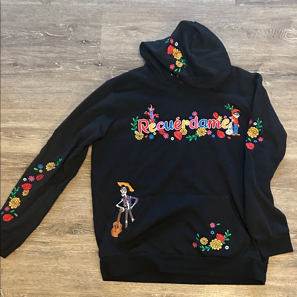 Pixar Coco Hoodie Sweatshirt from Box Lunch Disney size large